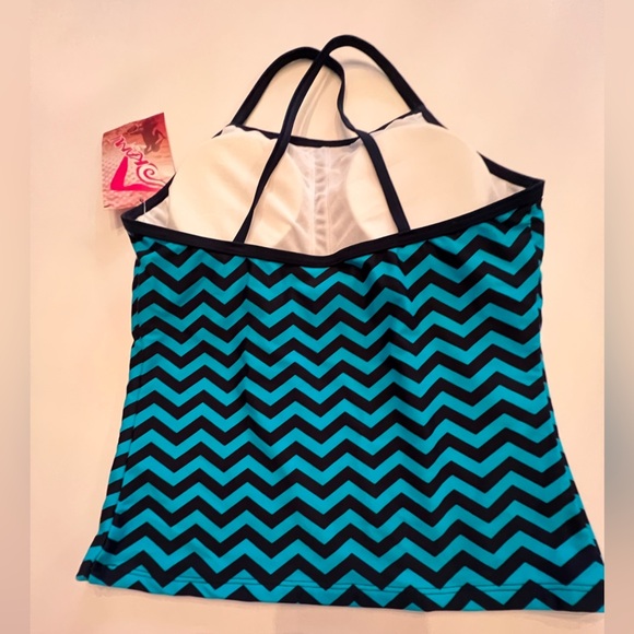 KANU GIRLS SIZE 14 BLUE/NAVY CHEVRON PATTERN PADDED TANKINI. CRISS CROSS 
NWT - Picture 2 of 8